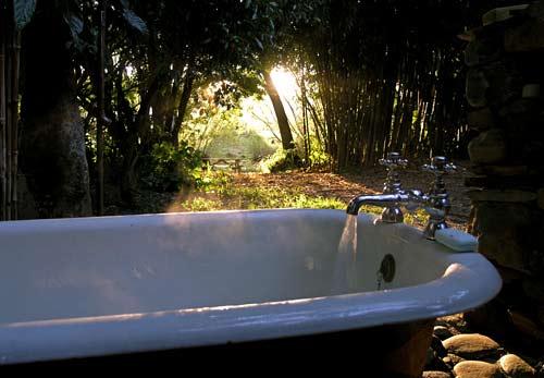 Enjoy a bath under the New Zealand stars